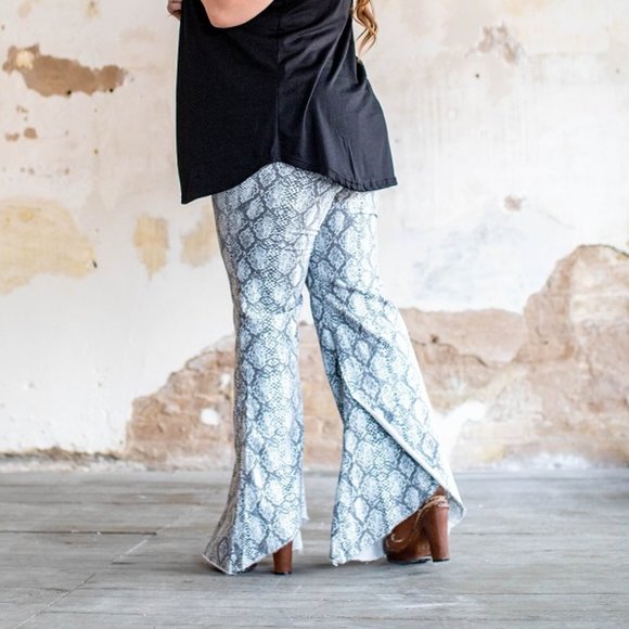 Snake Wide-Flares - Picture 3 of 5